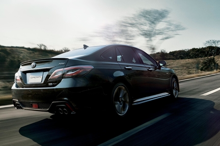 RS Four(2.5Lハイブリッド車)